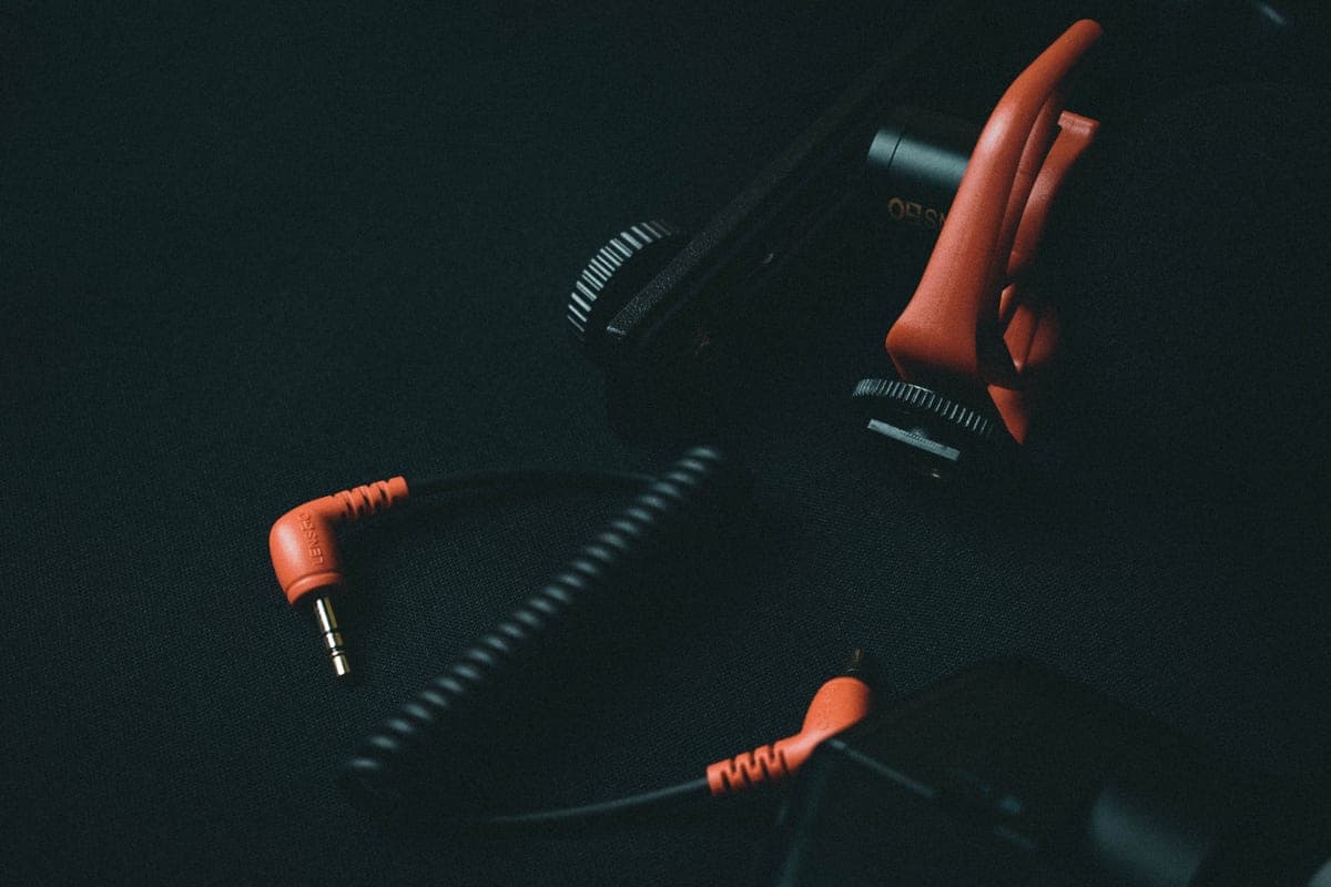 Coiled balanced XLR microphone cables with metal connectors